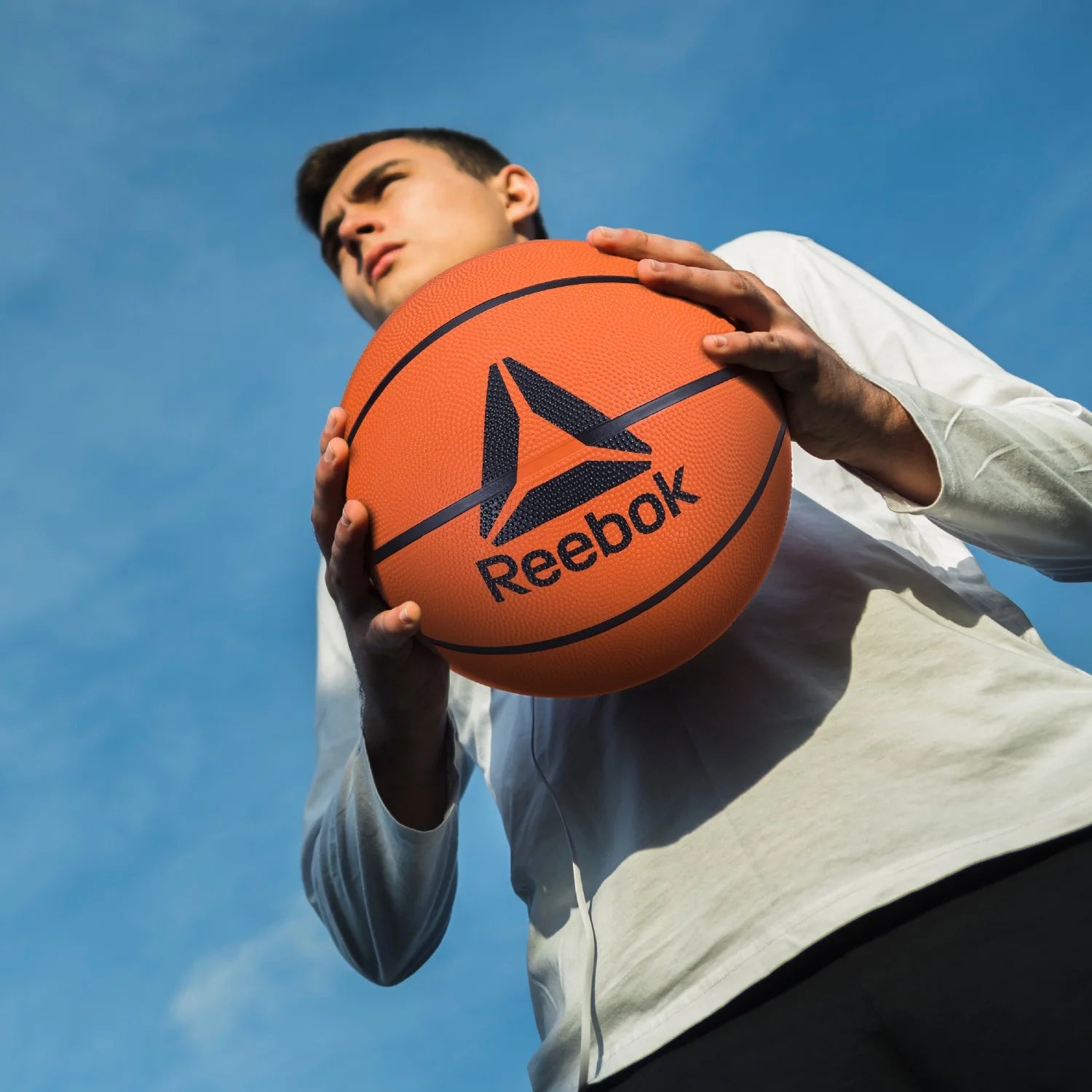 Basketball Set – Outdoor Sports Equipment Kit with Size 7 Rubber Basketball, Dual-Action Hand Pump with Mesh Ball Bag